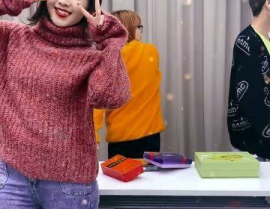 办公室恋情吃瓜娱乐,甜蜜瓜田里的职场风云